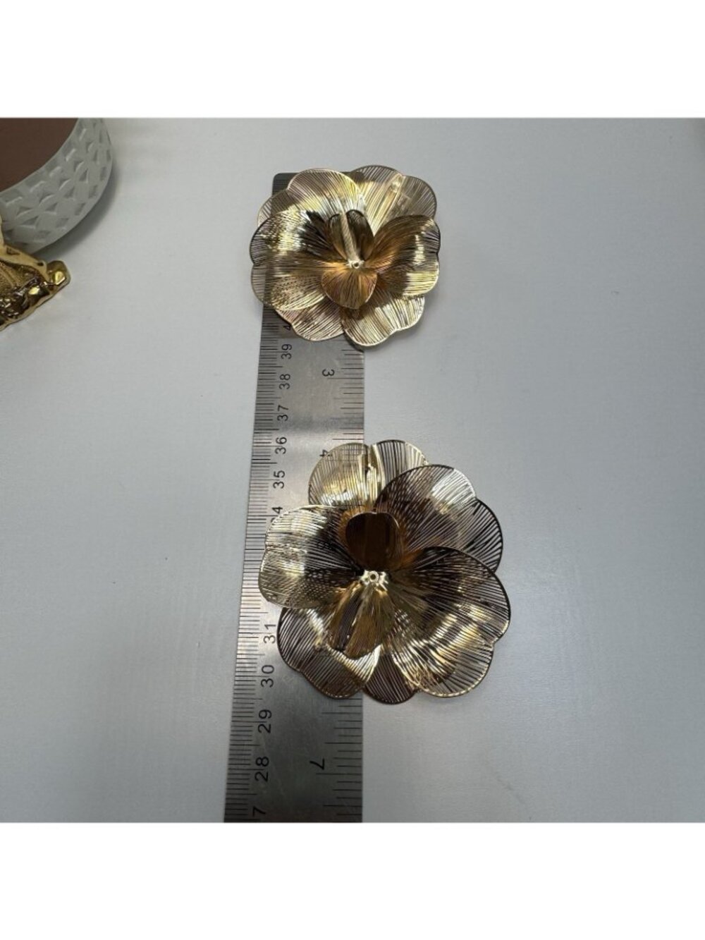 Zara Large Gold Tone Metal Flower Statement Earrings Pierced - Picture 4 of 9